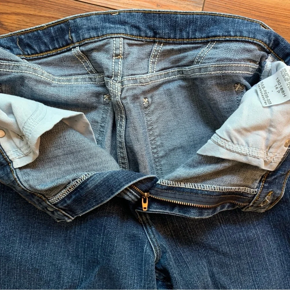 Riders Relaxed Jeans, Women’s Size 14 Petite, Blue Denim Relaxed Fit High Rise - Picture 6 of 13